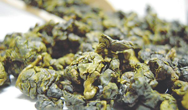 Trà giảm cân Ô Long chính là trà xanh được trải qua một quá trình chế biến bán lên men mà thành